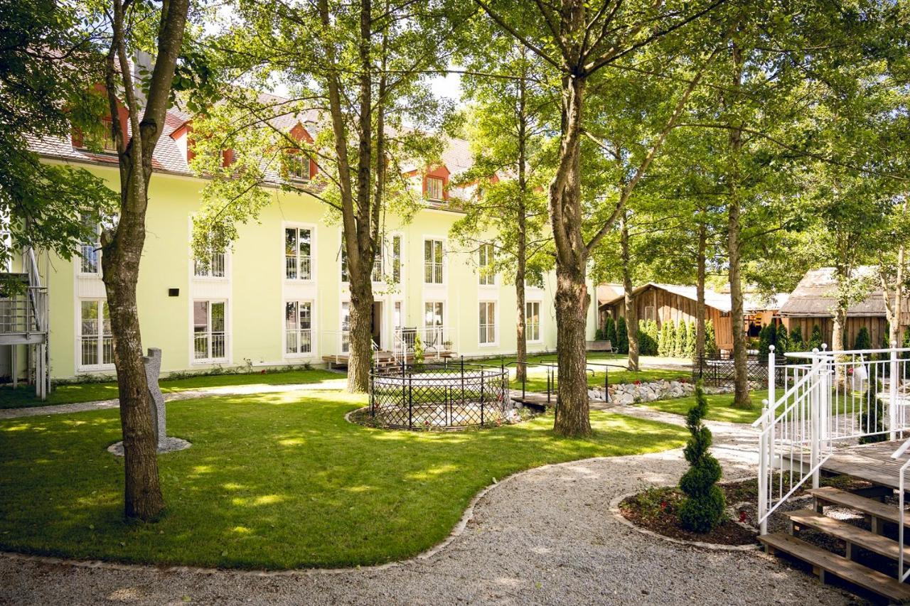 Hotel Neufahrn 3*